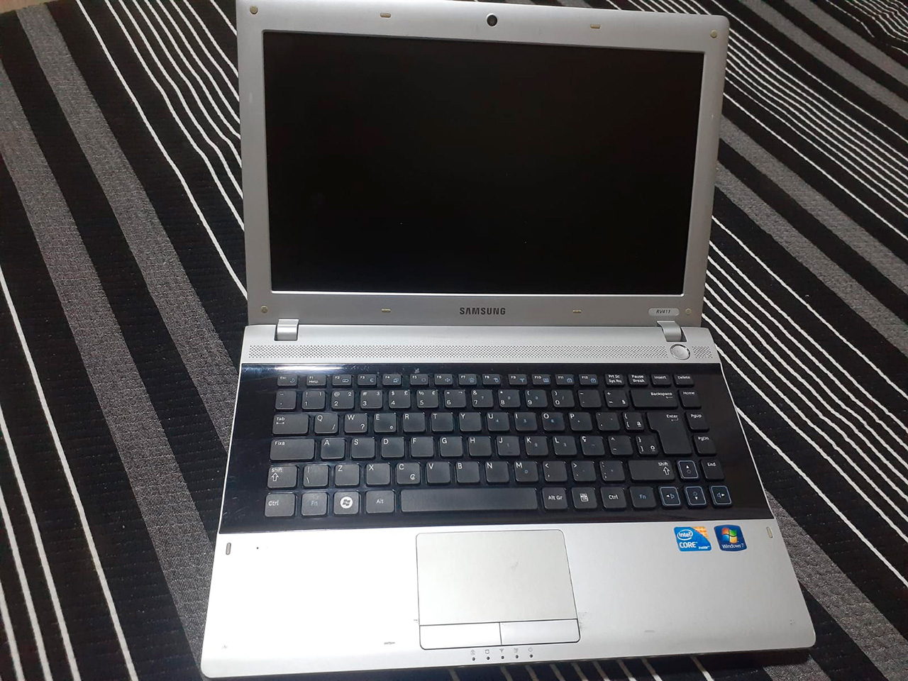 Notebook Samsung RV411 14″ Intel Core i3 2.53GHz 4GB HD-320GB