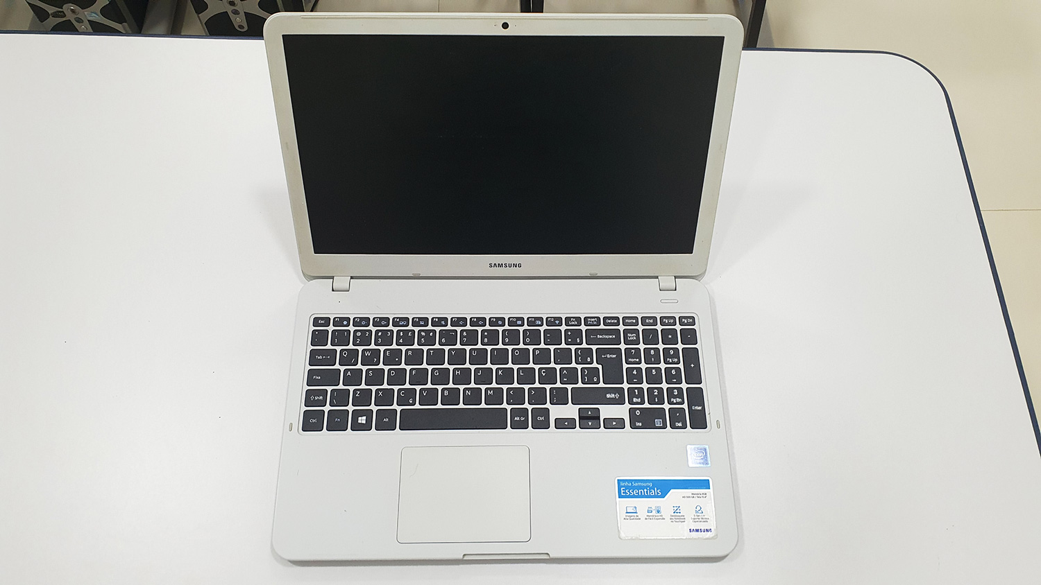 Notebook Samsung Essentials NP350XAA Branco Ônix