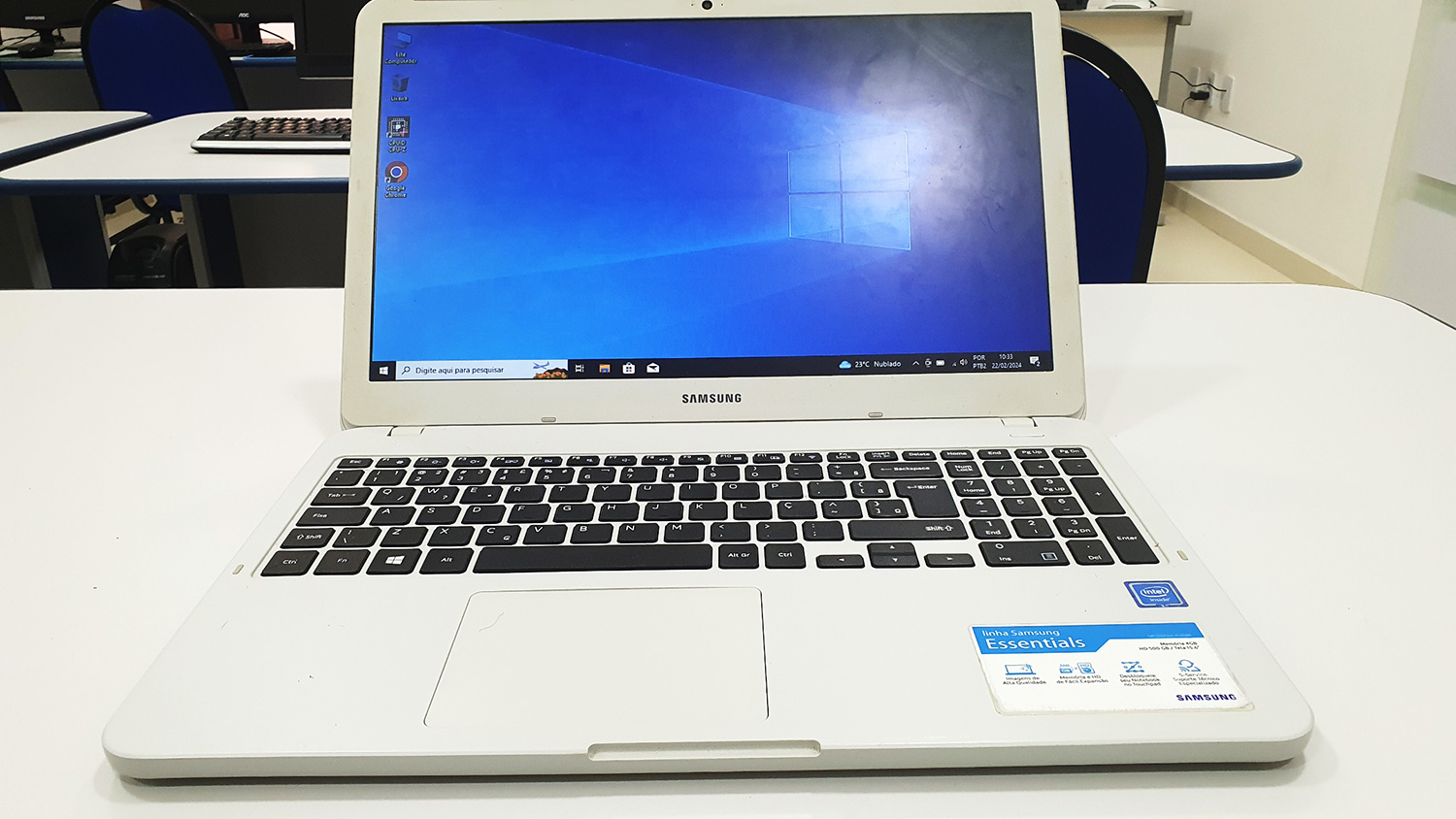 Notebook Samsung Essentials NP350XAA Branco Ônix