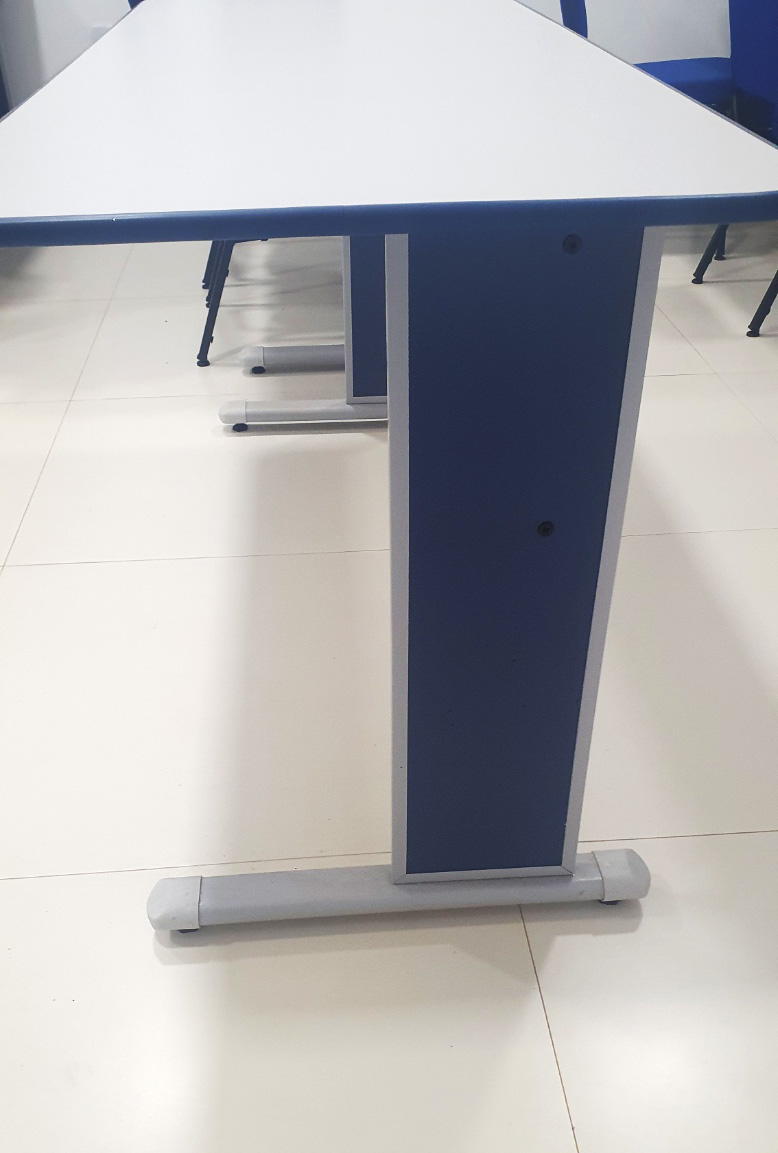 Mesa retangular para escritório, bancada, computador, consultório Pandin – Azul/cinza