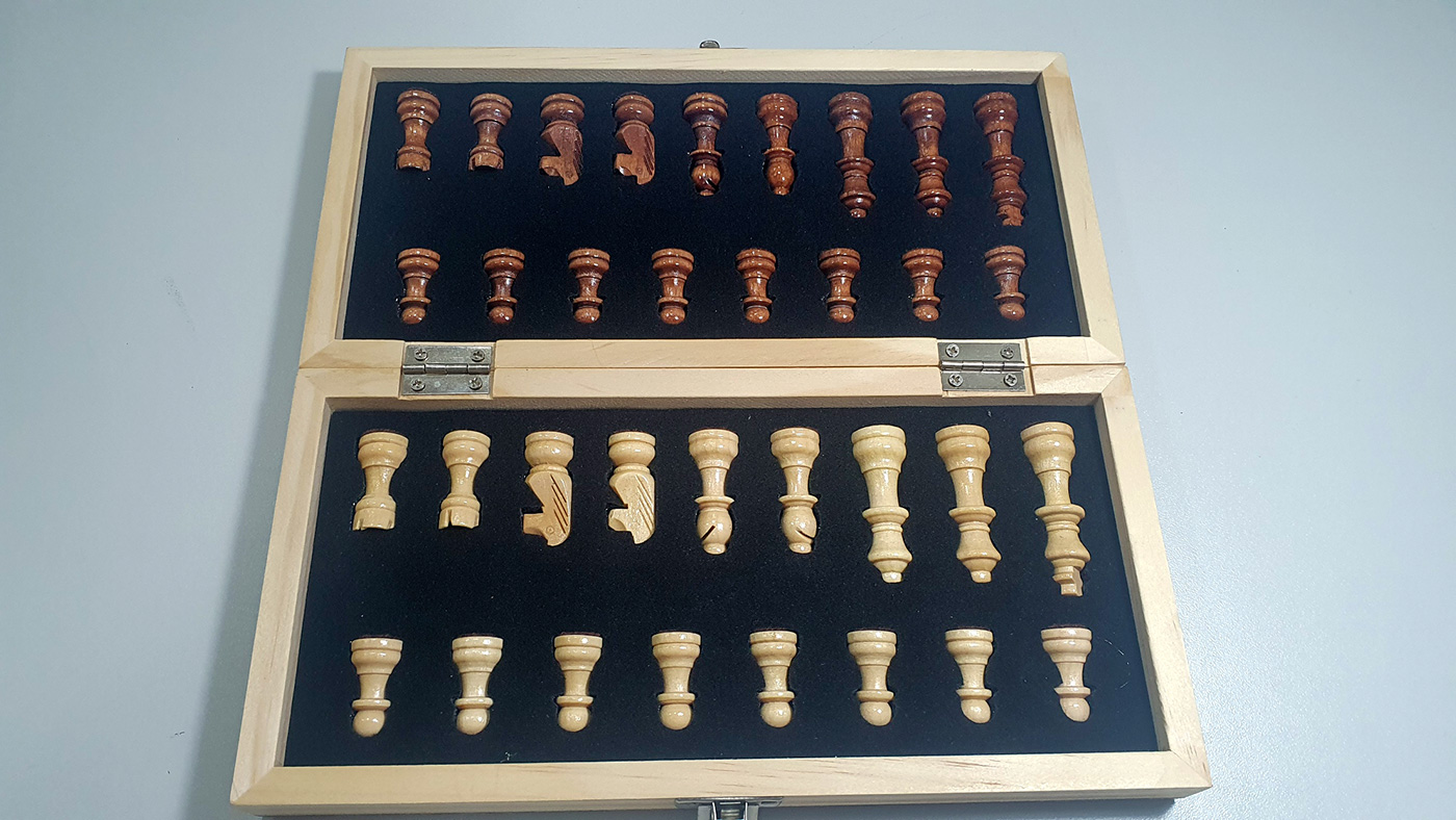 Conjunto de xadrez dobrável de madeira magnética tabuleiro de jogo de feltro 24cm * 24cm armazenamento interior